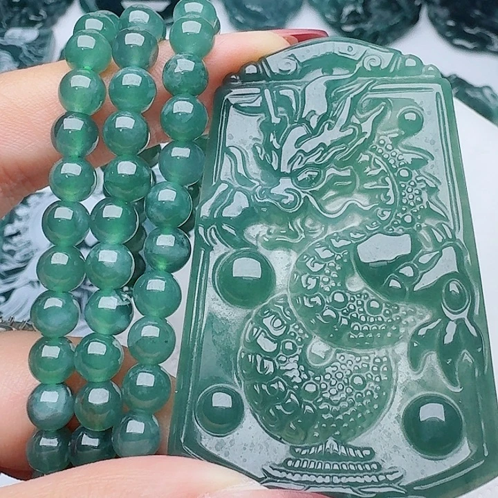 颈饰未镶嵌翡翠天然的A货翡翠多样性发其一