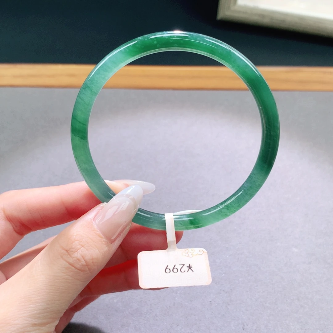 翡翠未镶嵌手镯天然