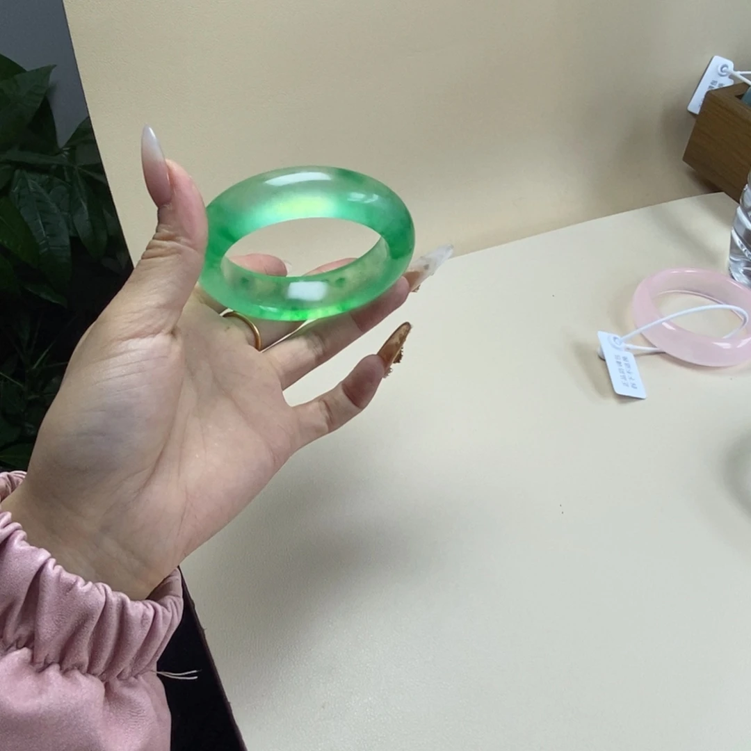 -****玉时尚飘花手镯58川上述