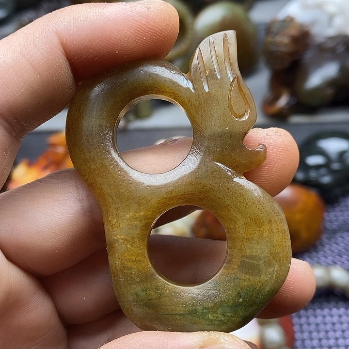 未镶嵌蛇纹石玉颈饰