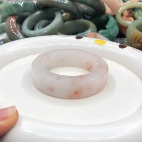 未镶嵌石英质玉珠宝半成品37