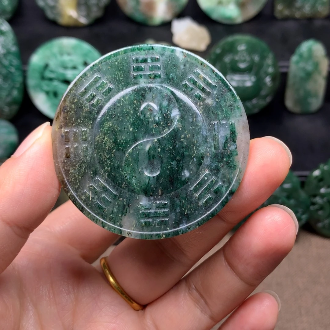 独山玉未镶嵌颈饰