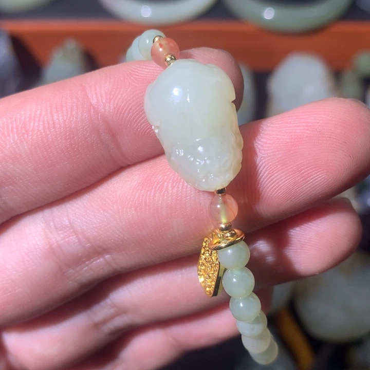 宋***光和田玉未镶嵌颈饰