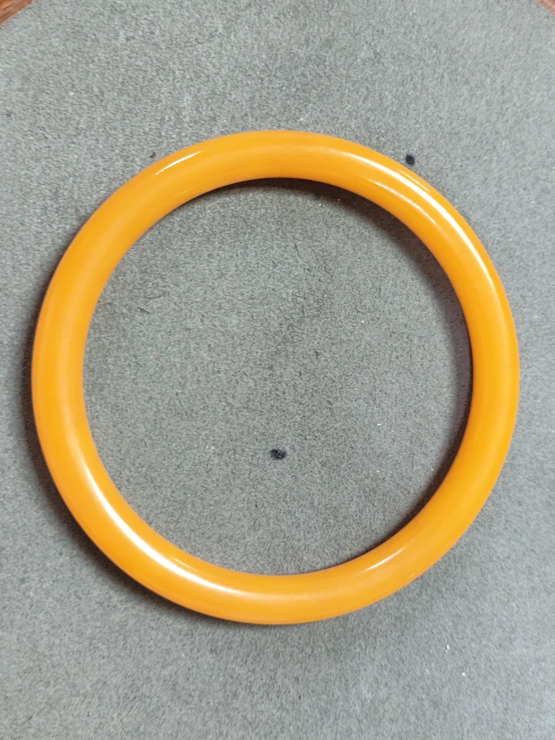 1440号黄色细圆手镯