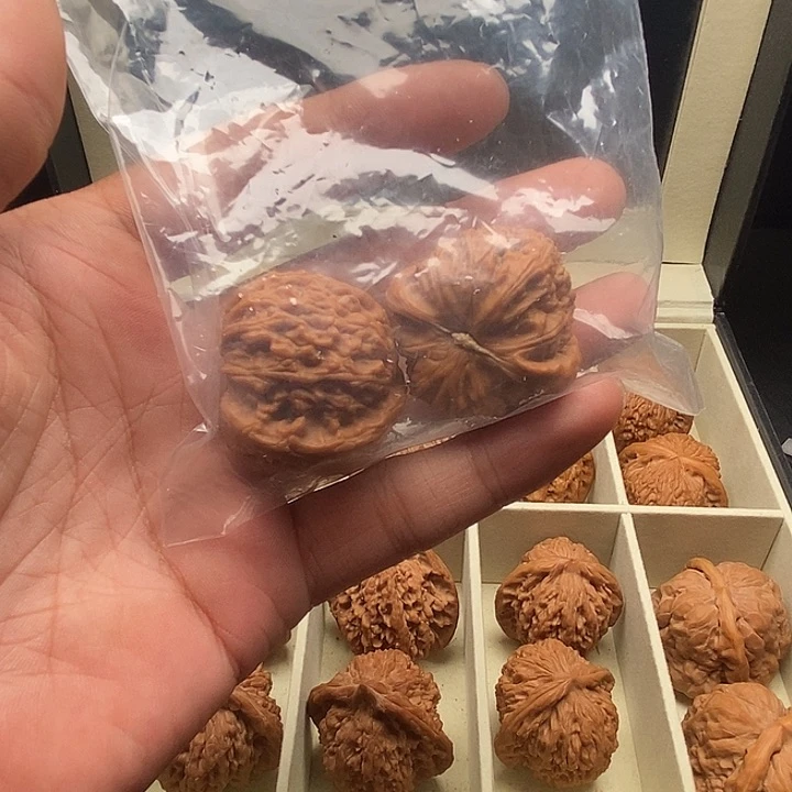 核桃把件全品白狮子