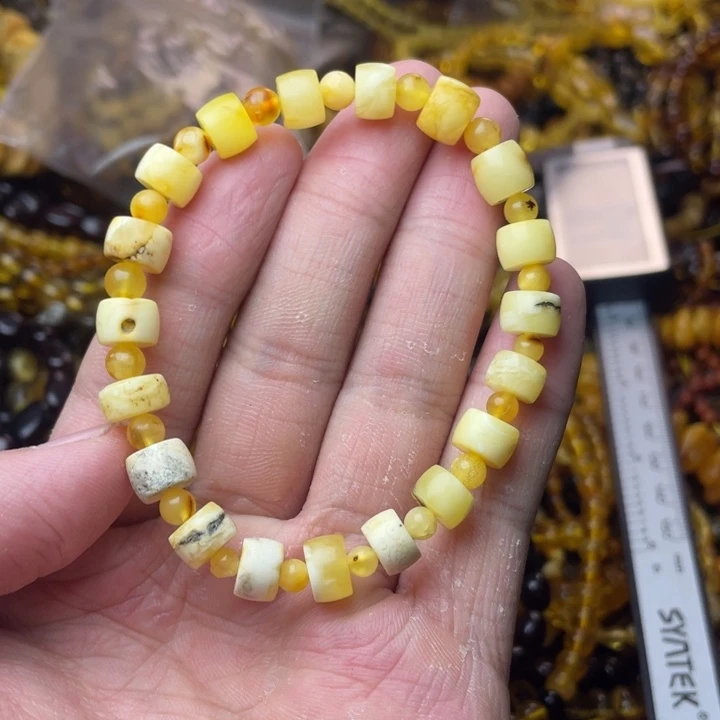 未镶嵌琥珀珠宝奇石