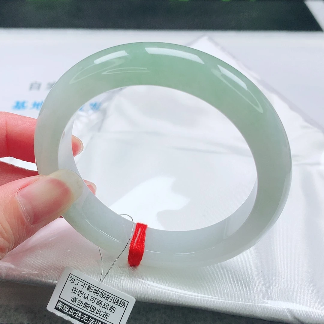 翡翠手镯未镶嵌57圈