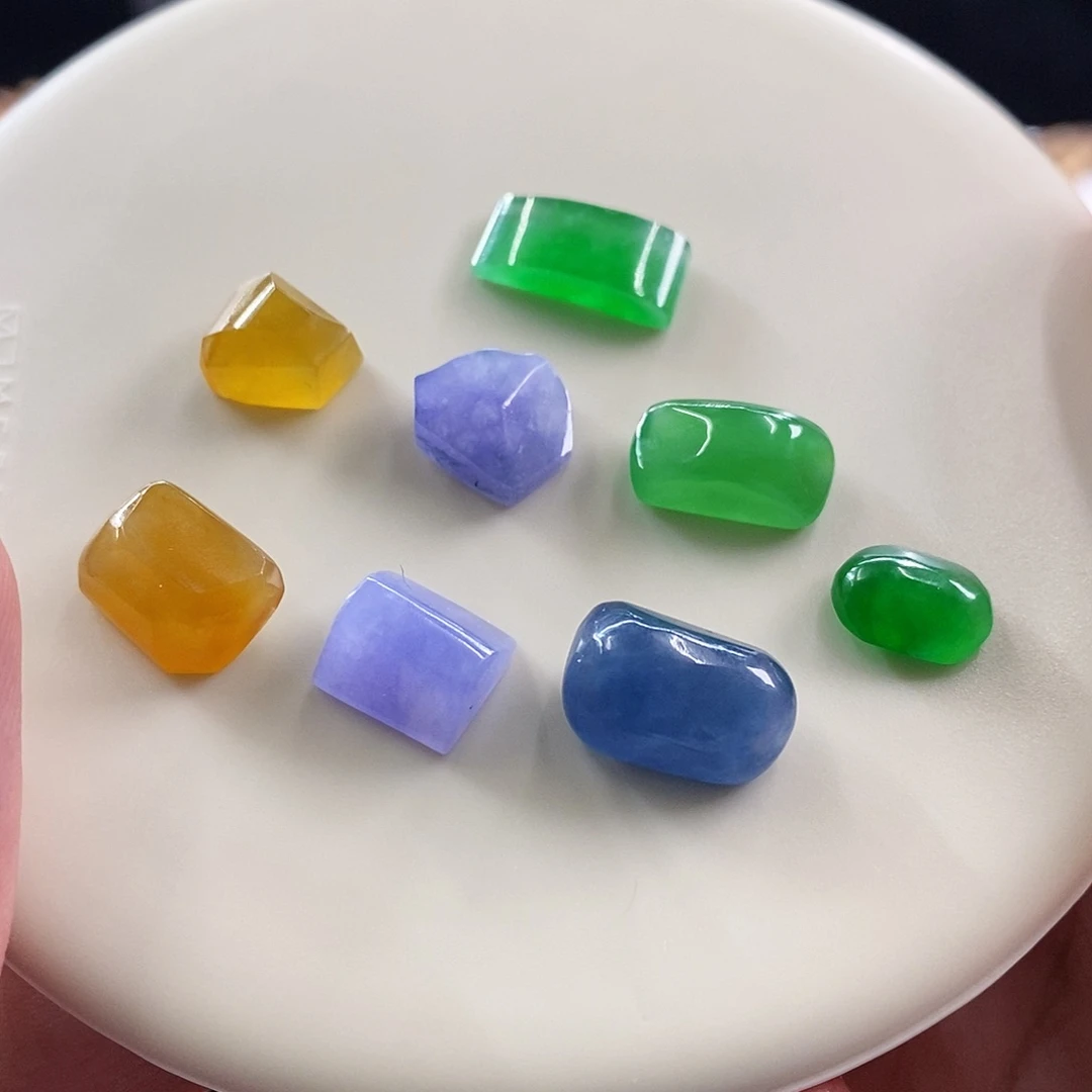 颈饰未镶嵌翡翠不同价，发其一