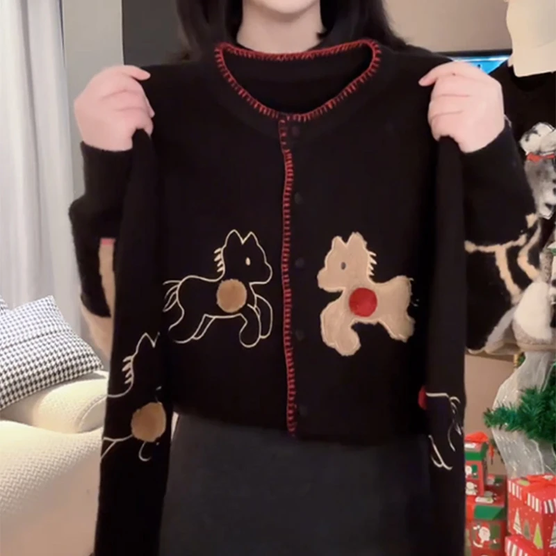 韩版小马刺绣单排扣圆领针织开衫女2025冬季新款宽松显瘦减龄上衣