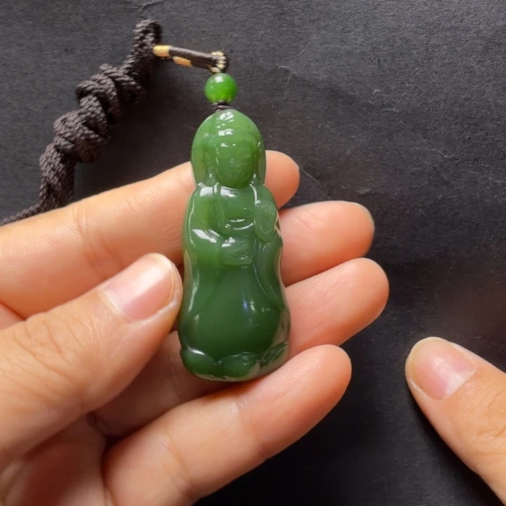 颈饰未镶嵌和田玉（碧玉）
