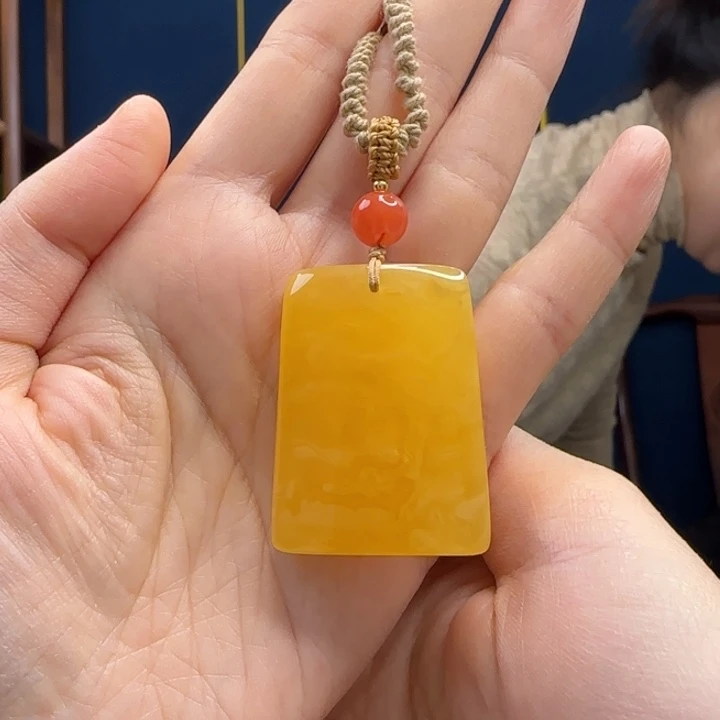 蜜蜡吊坠(赠链)未镶嵌