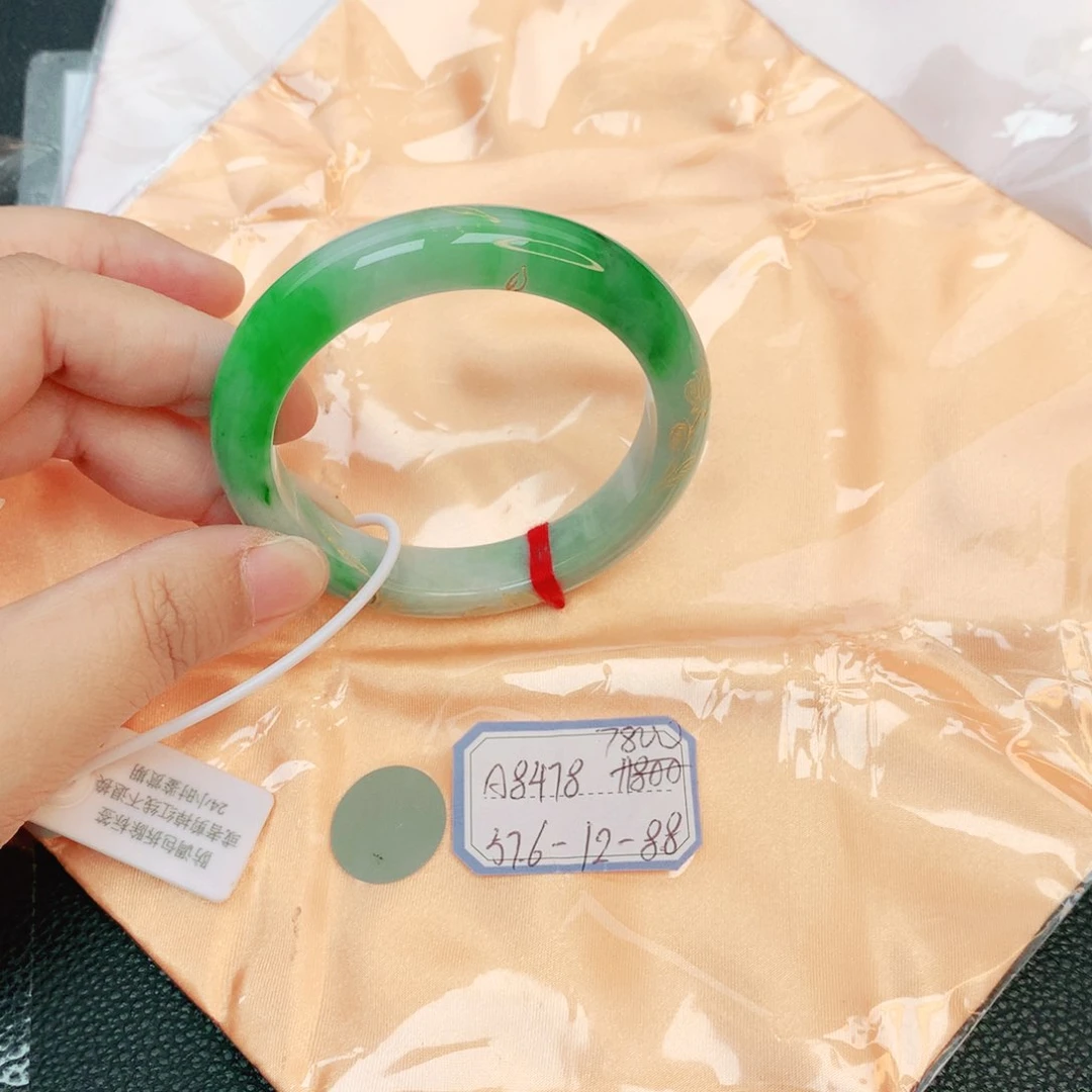 翡翠手镯未镶嵌无缅甸翡翠