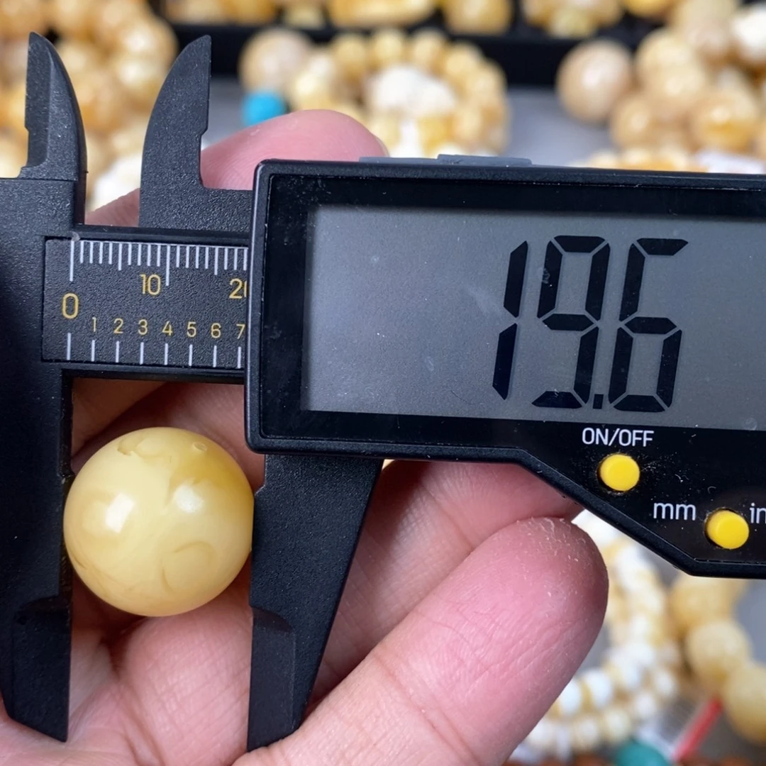 蜜蜡未镶嵌珠宝奇石4.2g