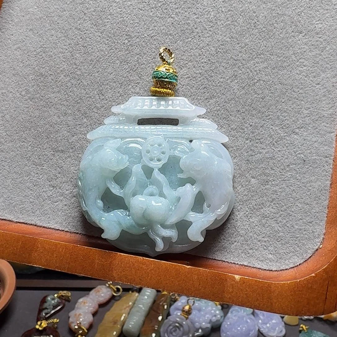 吊坠(赠链)未镶嵌翡翠