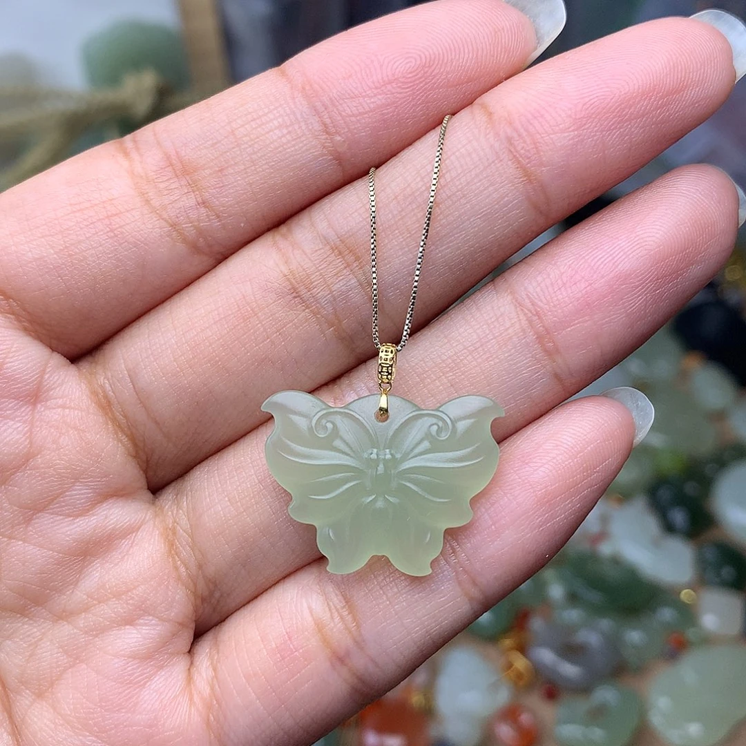 和田玉18K金镶嵌颈饰