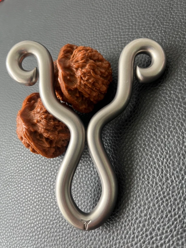 10毫米316材质大黄蜂传统，重弓手感厚重饱满