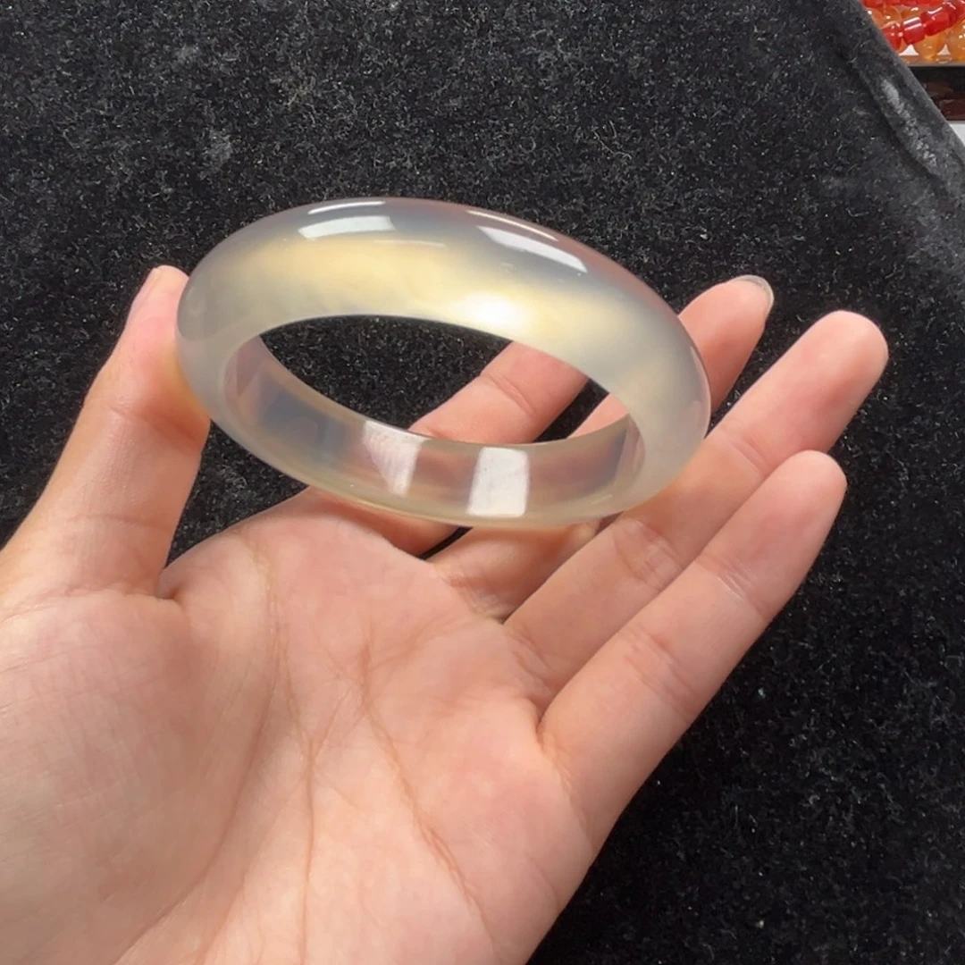 玛瑙/玉髓手镯未镶嵌开**人