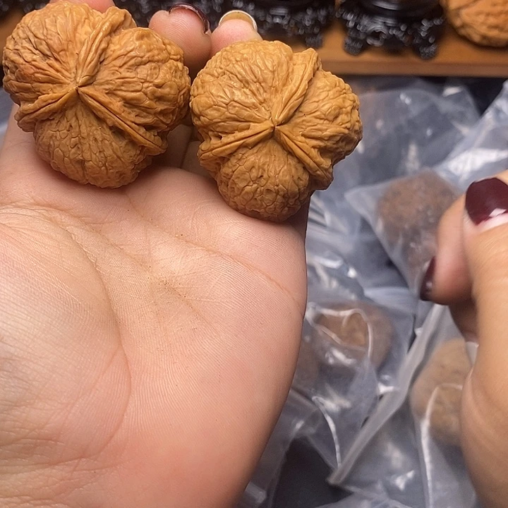 文玩核桃把件     129