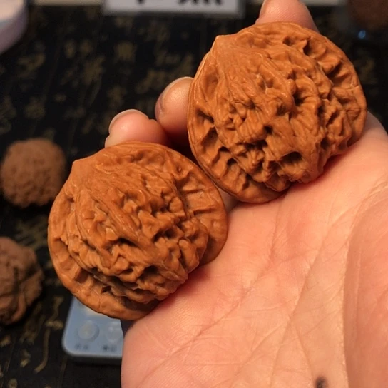 文玩核桃把件至尊虎42mm