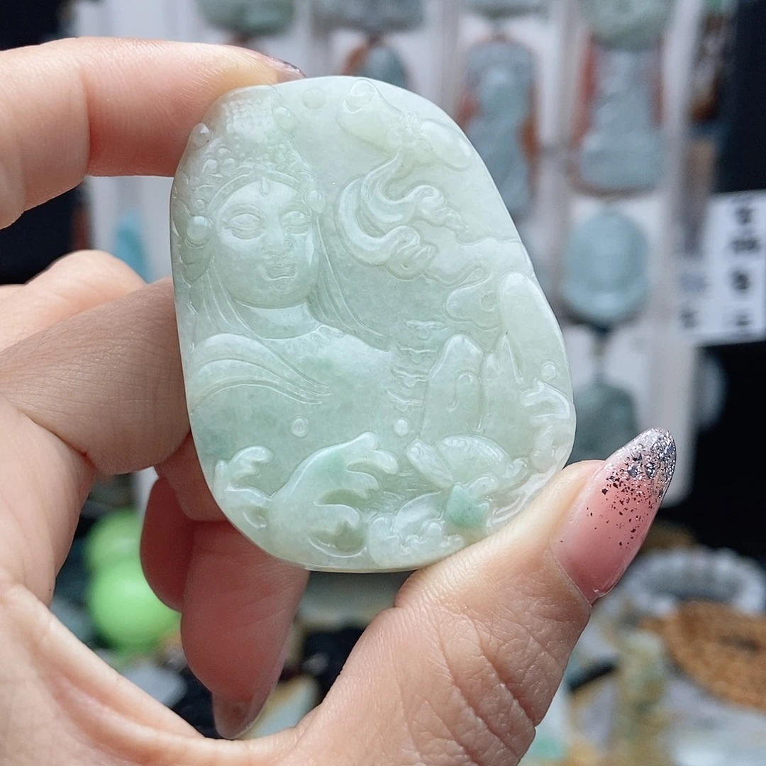 翡翠颈饰未镶嵌翡翠