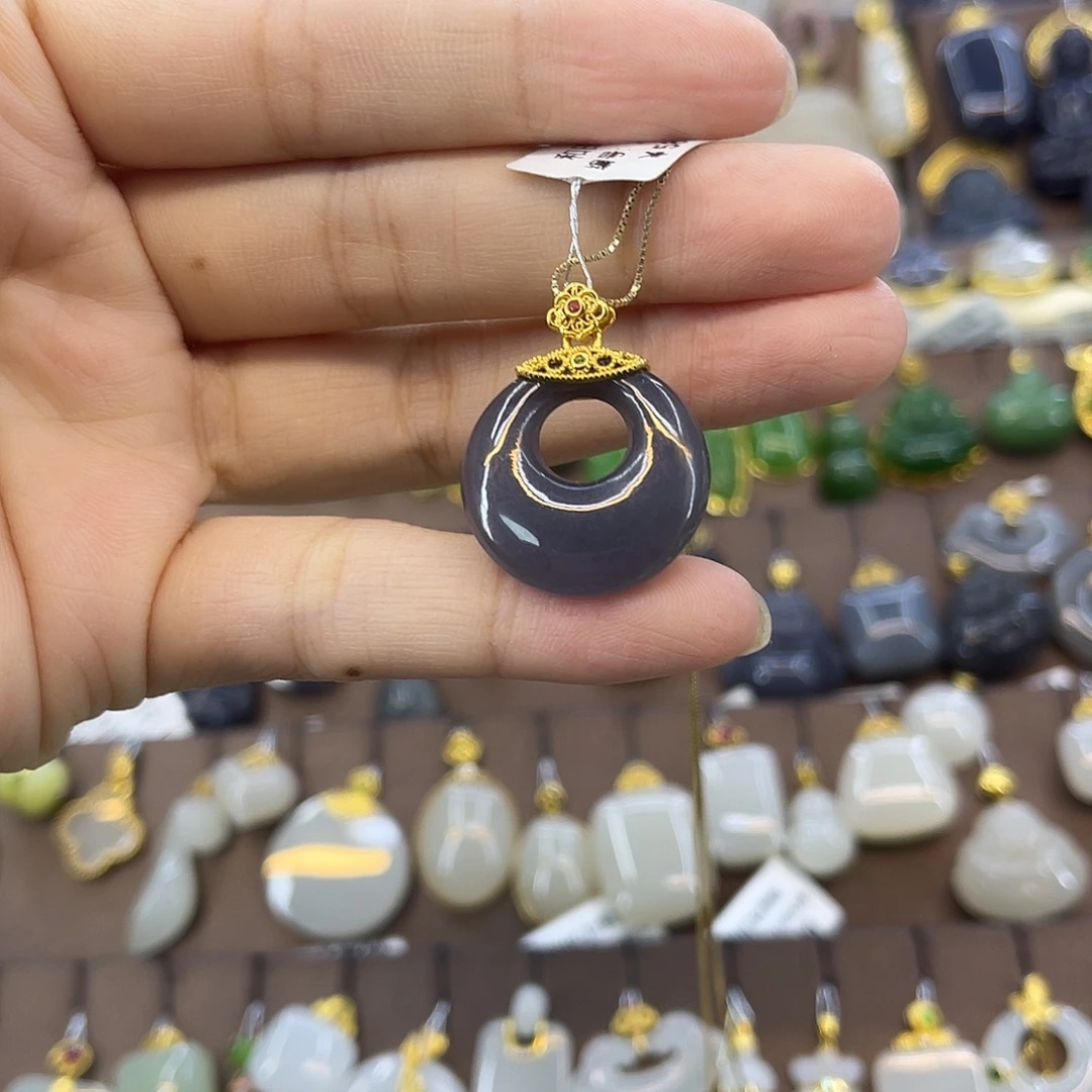 颈饰未镶嵌和田玉