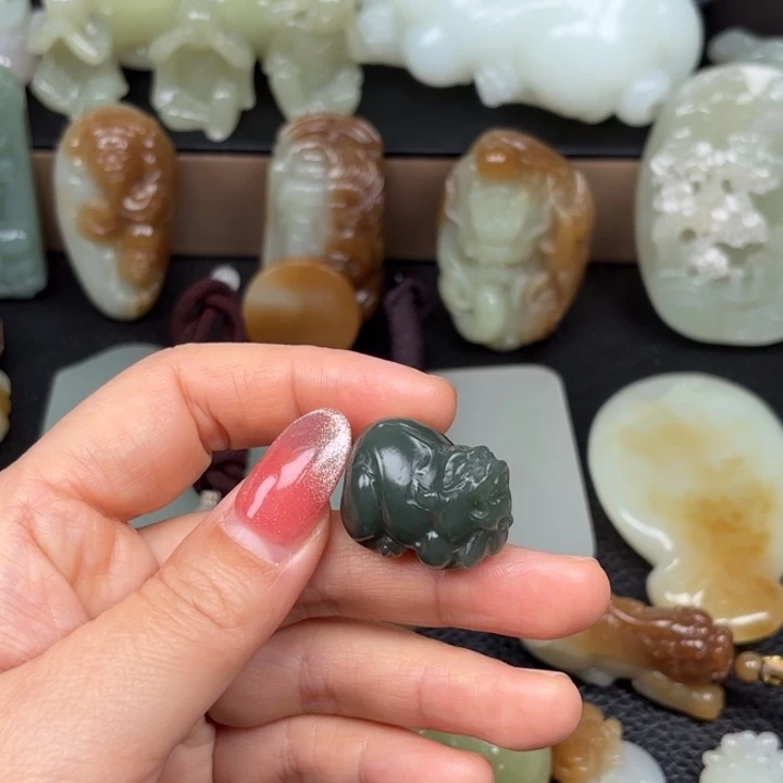 颈饰未镶嵌和田玉