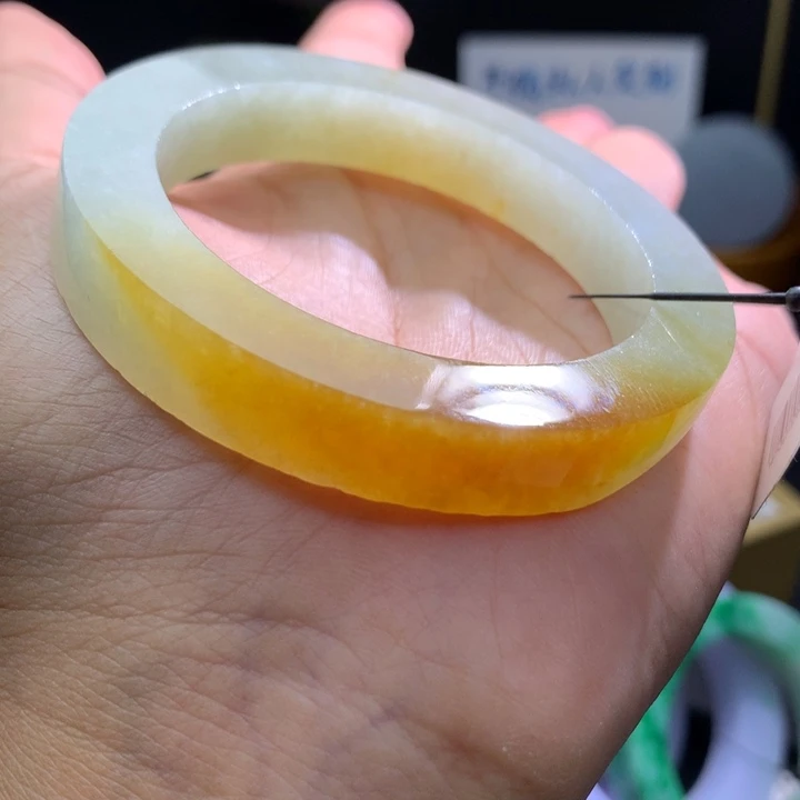 定制翡翠未镶嵌翡翠手镯
