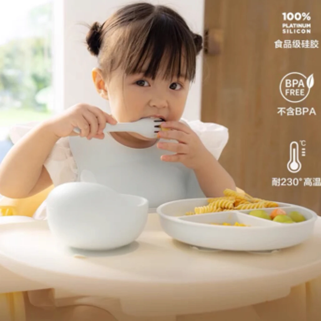 两只兔子宝宝硅胶餐具套装婴儿辅食吸盘碗叉勺围兜耐摔餐盘可爱