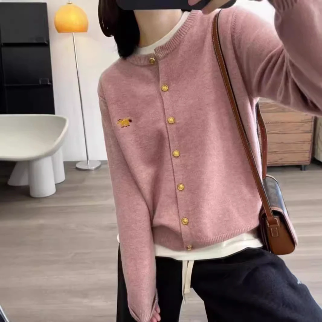 2024秋冬圆领羊毛开衫女外套小马动物刺绣毛衣针织衫简约时尚上衣