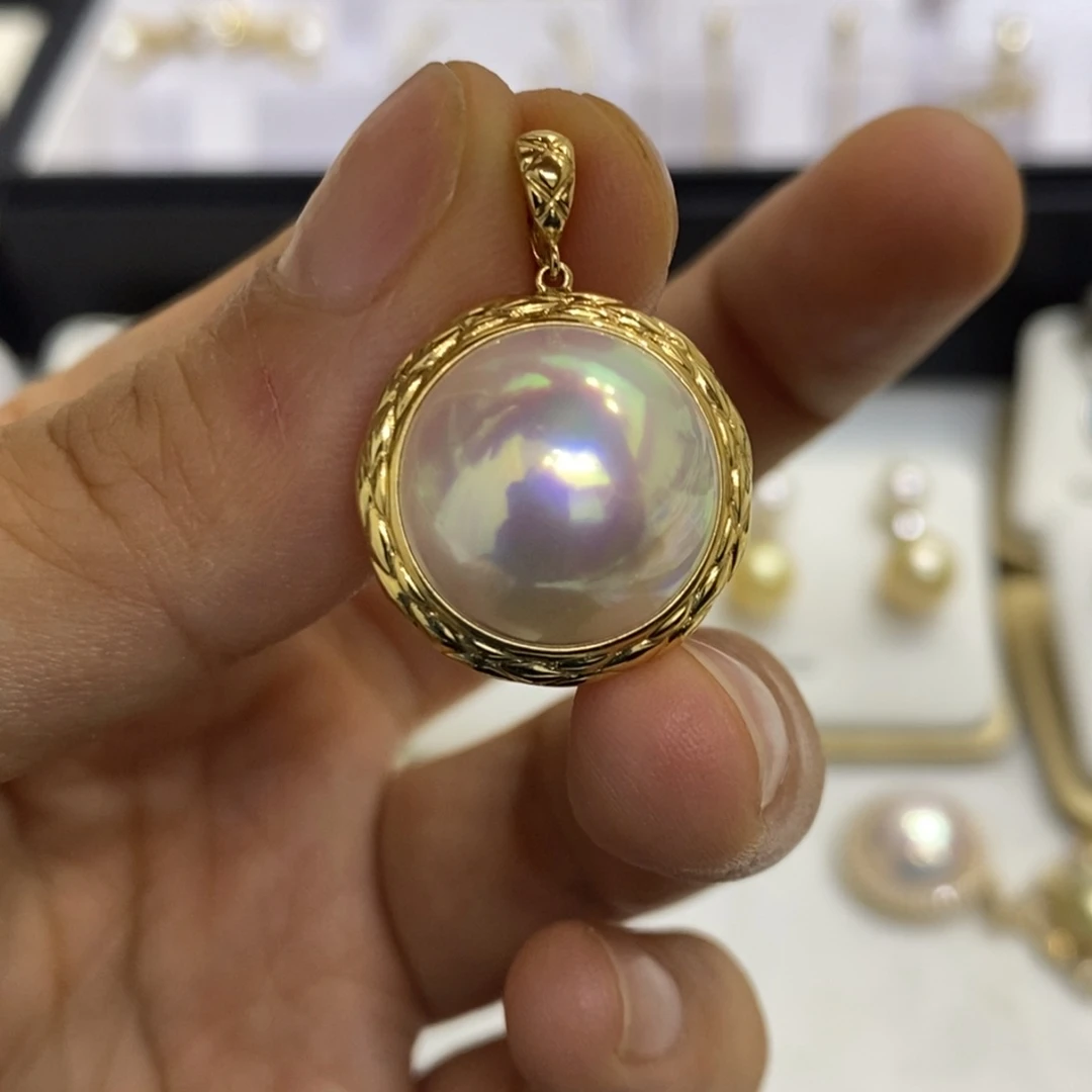 18K金镶嵌拼合珍珠（马贝珠）吊坠(不含链)宸**贸海水马贝