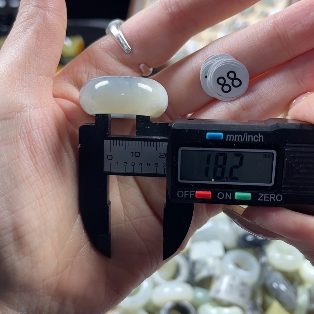 蛇纹石玉未镶嵌戒指