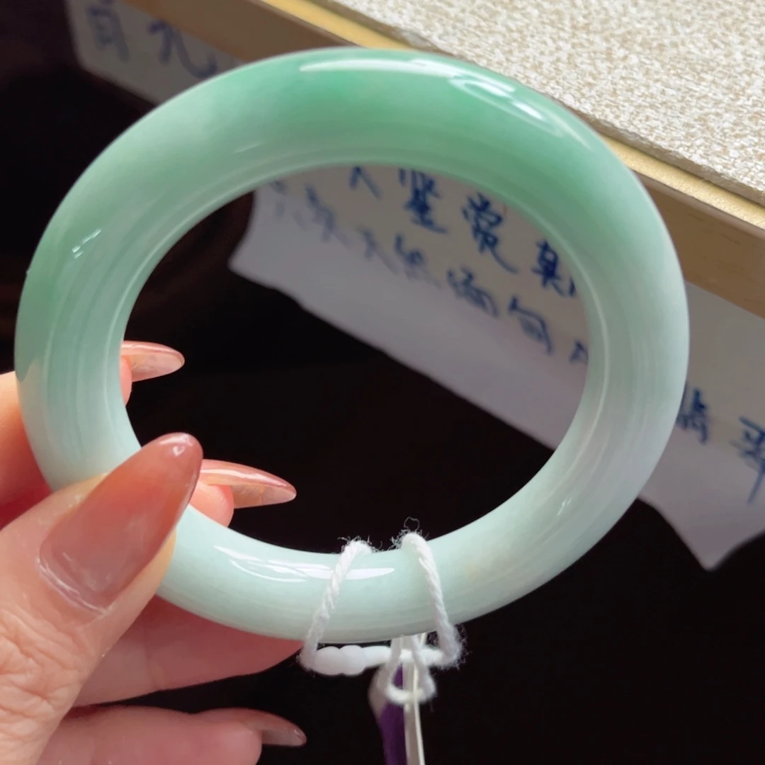 翡翠未镶嵌手镯手镯