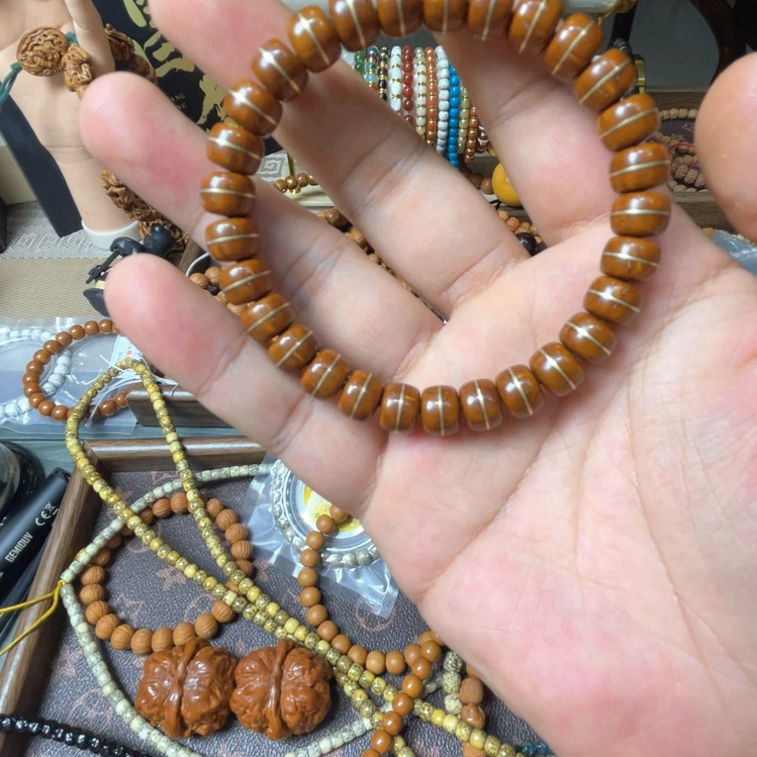 -***大叶紫檀（黑酸枝木类）