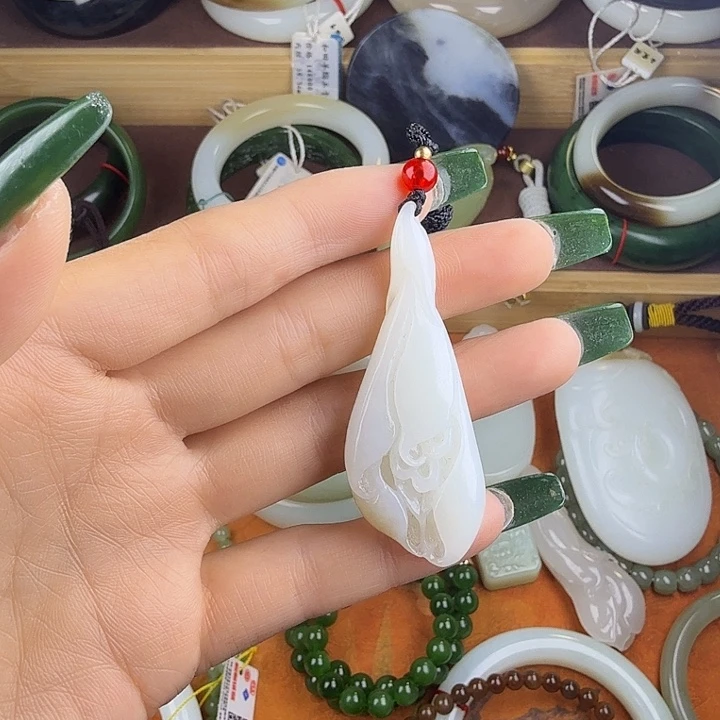 和田玉（糖玉）未镶嵌颈饰