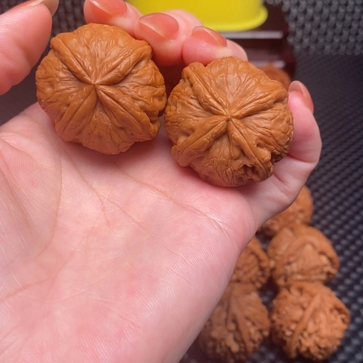 文玩核桃吊坠元宝四棱