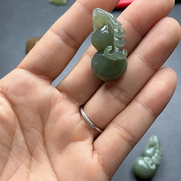 【闪购商品】颈饰未镶嵌和田玉