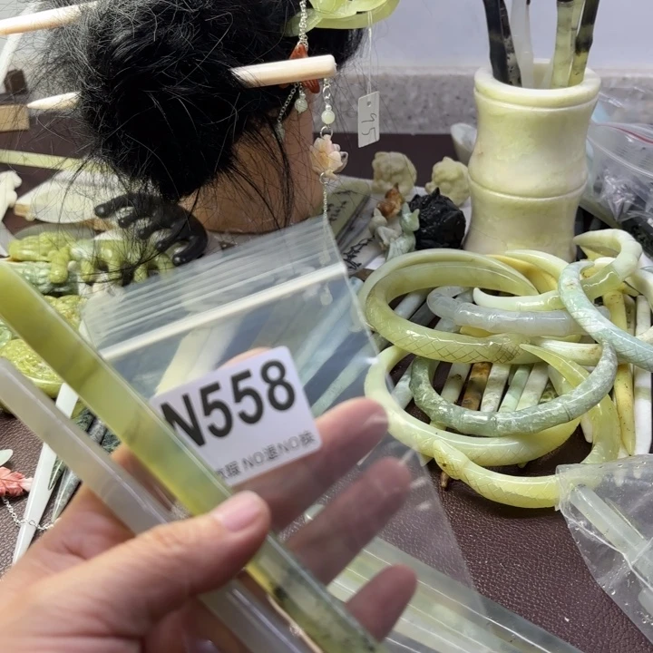 蛇纹石玉发饰合金北****室