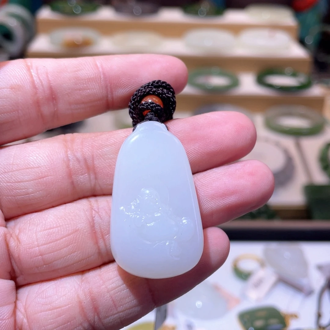 颈饰未镶嵌和田玉高品白玉佛牌