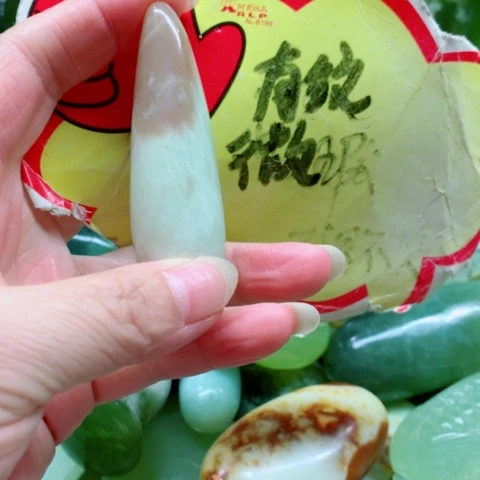 蛇纹石玉未镶嵌手把件