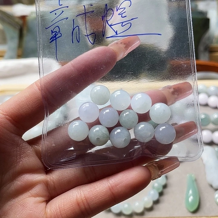 定制翡翠未镶嵌大**孩12颗珠子