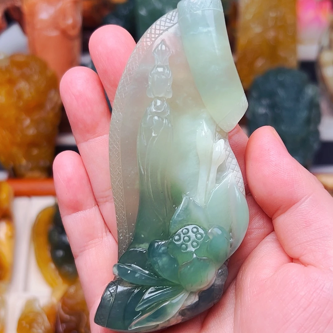 热***活蛇纹石玉未镶嵌颈饰