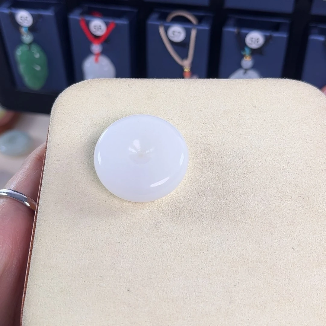 石英质玉未镶嵌吊坠(赠链)