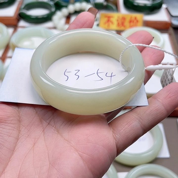 未镶嵌手镯和田玉