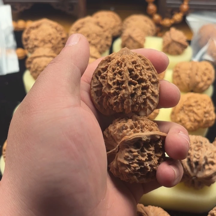 文玩核桃吊坠音***?这两人在同一部作品