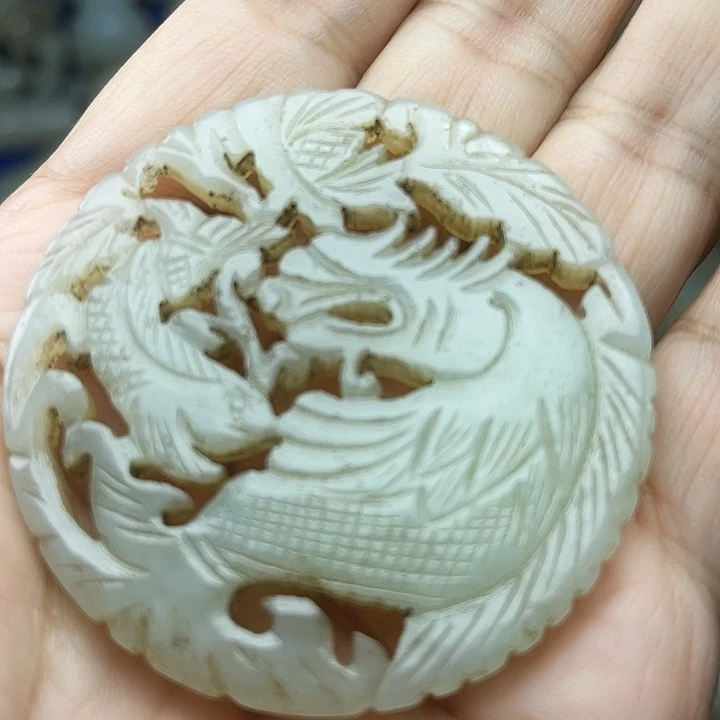 颈饰未镶嵌和田玉(青白玉)