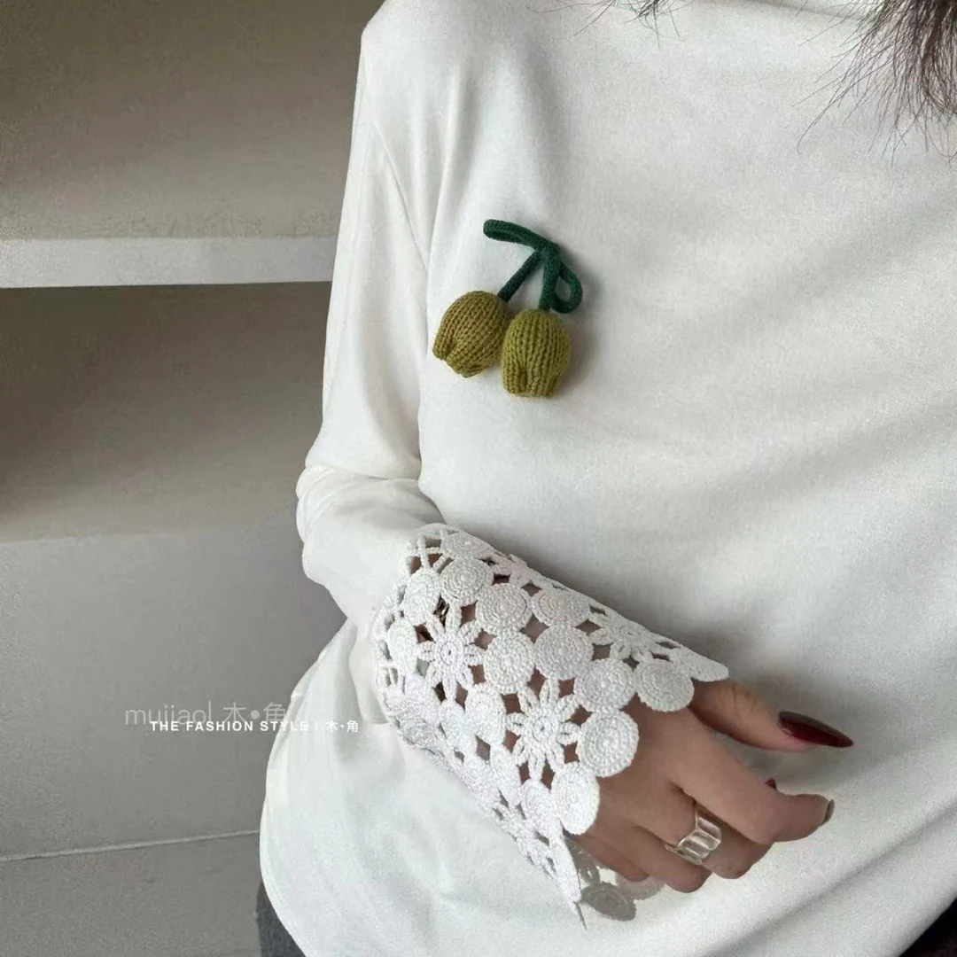 Meiky饼 洋气百搭 韩系设计感钩花袖立体花朵长袖T恤 2色