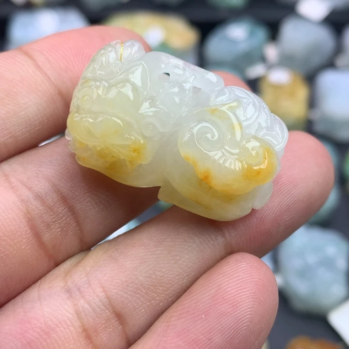 翡翠未镶嵌颈饰天然缅甸翡翠招财貔貅吊坠