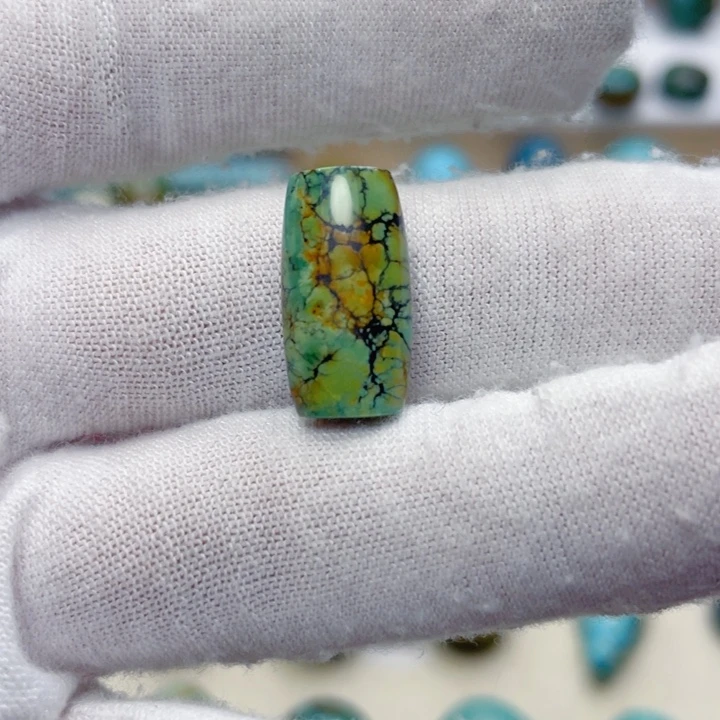 绿松石未镶嵌饰品