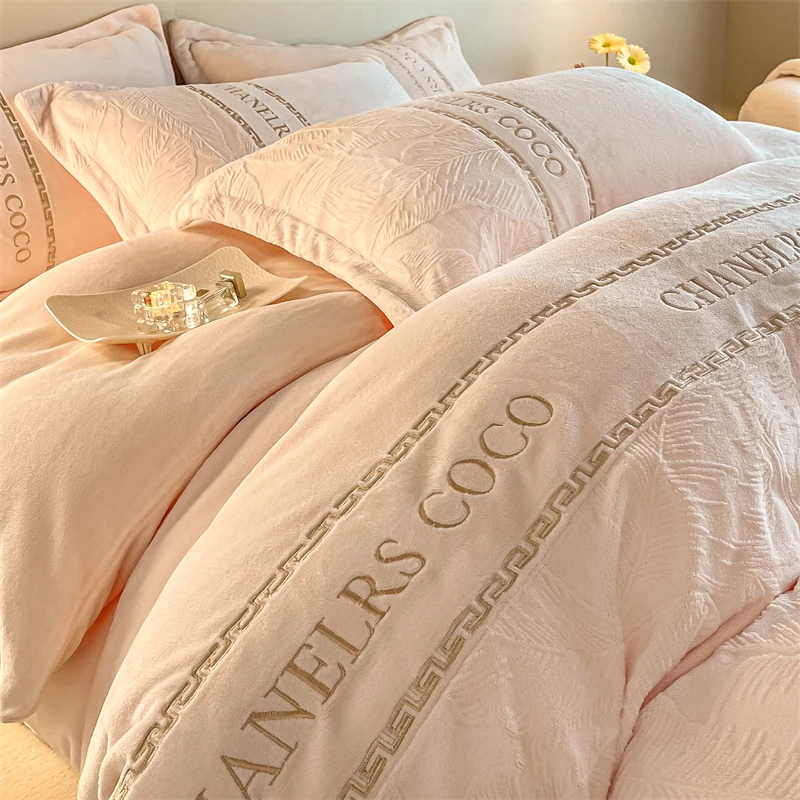 冬季加厚雕花牛奶绒床上四件套高级感加绒珊瑚绒床单床笠床上品套