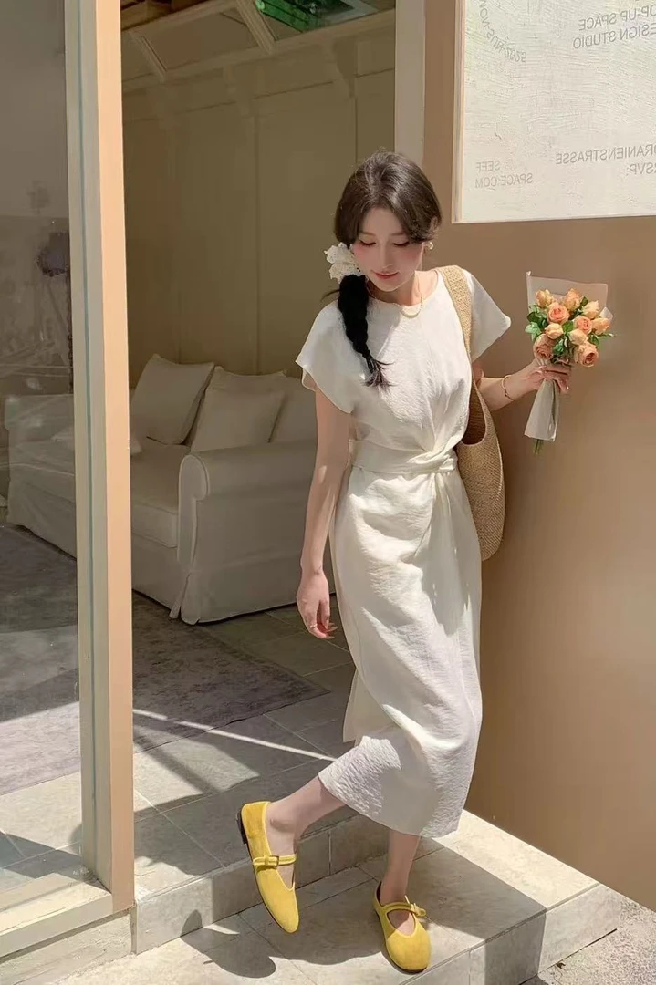 2025夏季新款白月光高级极简老钱风法式优雅显瘦气质连衣裙